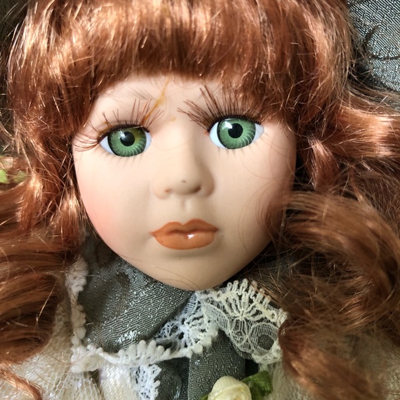 Porcelain Doll. Pretty hair, face, real eyelashes, 11” - Picture 8 of 9